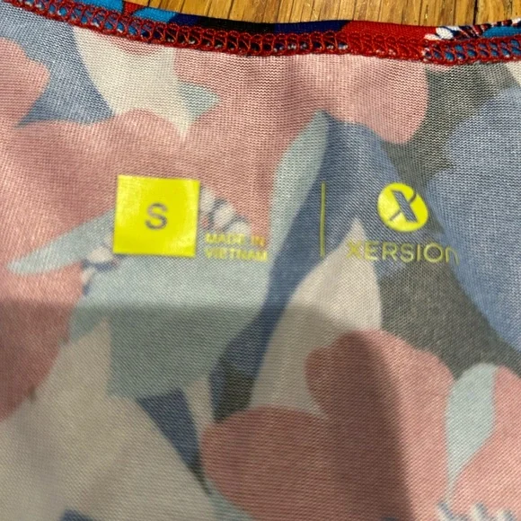 BOGO Xersion Razorback Top - Picture 5 of 6